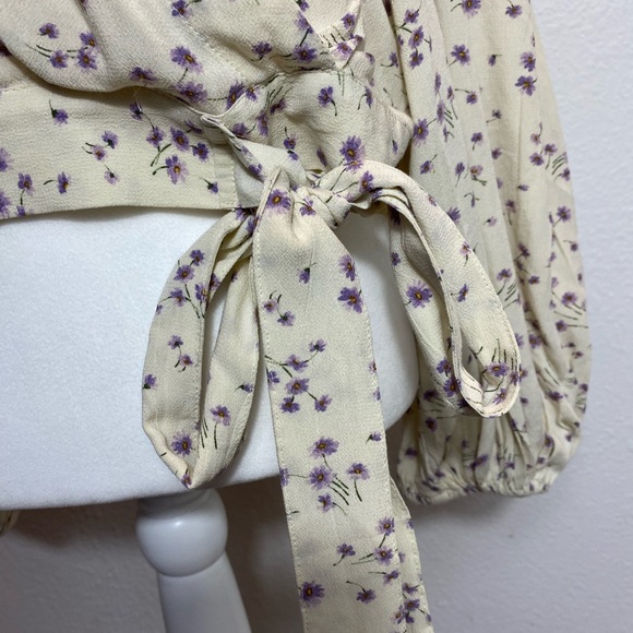 ***Final Sale***American Eagle Long Sleeve Floral Print Blouse. - Picture 4 of 7